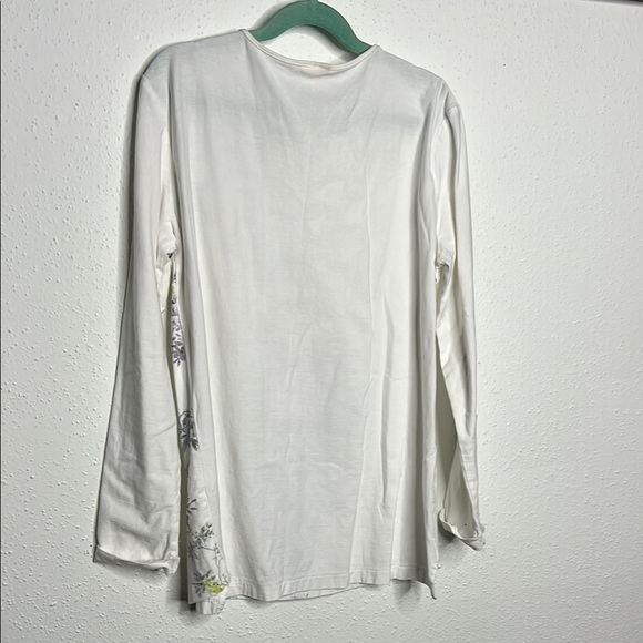 Zara White Long Sleeve Tee with Graphic Print and Floral Accents - Picture 5 of 6